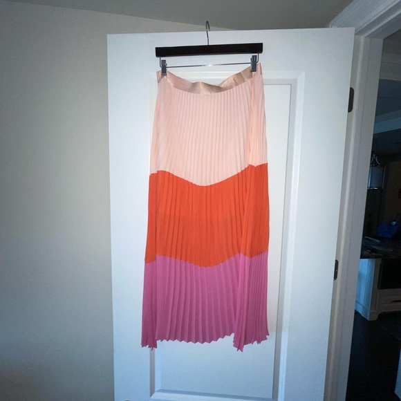 NWT Express High Waisted Pleated MIDI Skirt - Picture 2 of 7